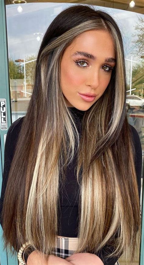 19 Two Tone Hair Color Ideas New Hair Color Trends 2021 Brunette Hair