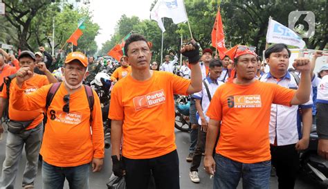 Buruh Geruduk Balai Kota Dki Jakarta Minta Ump Naik Persen Foto