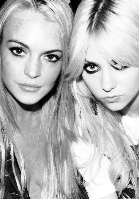 Lindsay Lohan And Taylor Momsen My Two Favourite People Lindsay Lohan Taylor Momsen Hippie