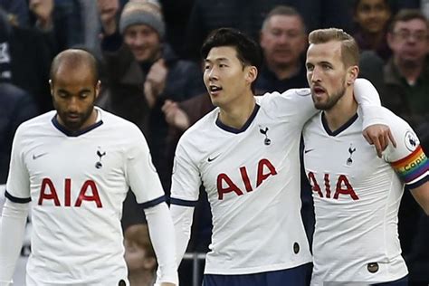 Kane was substituted in the second half of spurs' loss at arsenal on sunday after taking a blow to his knee. Tottenham Vs Man United, Harry Kane dan Son Heung-min Siap ...