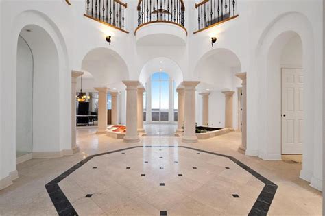 Astonishing Abandoned Mansions Of The Rich And Famous Loveproperty