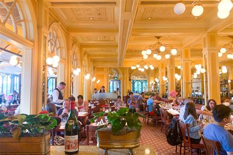 17 Best Epcot Restaurants And What To Avoid - Disney Trippers | Epcot
