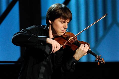 Famous Violinist Joshua Bell Plays In A Subway Station