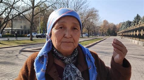 Участницы митинга в Бишкеке объявили бессрочную голодовку Youtube