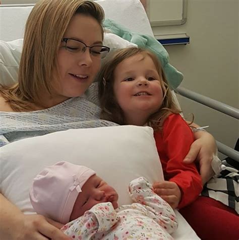 (am mittwoch) 4.wie lange sind sie spazieren gegangen? Baby wegen Kindersitz nach Autofahrt bewusstlos, Mutter warnt.