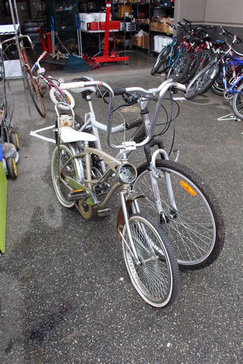 I am looking to buy vintage banana seat bikes / muscle bikes / high rise / stingray bikes or whatever you like to call them. CHARCOAL AND SILVER MOUNTAIN BIKE AND VINTAGE 70S BANANA ...