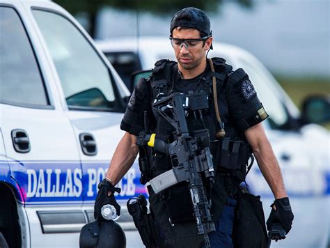 Suspect Dead After Dallas Police Hq Attack Standoff