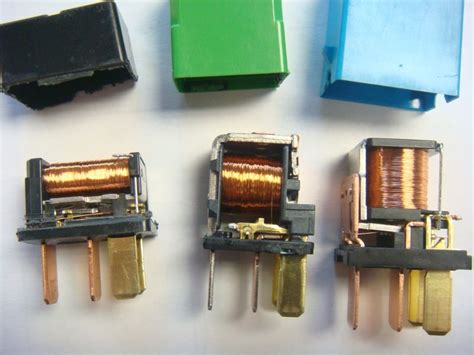 1 x fuel pump relay, 1 x mfi relay, fpr & mfi kit (5 relays), fpr + hose kit, complete upgrade kit. Black Fuel Pump Relay - Dead One Cut Open - Pics ...