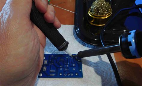 Learn How To Desolder Beginners Guide Hobby Electronic Soldering And Construction