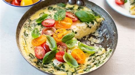 Keto omelette with cheese & spinach, omelette er jhol | bengali omelette curry, omelette with cheese click on the title of a recipe or the photo of a dish to read the full recipe on its author's blog. From French to Thai, 10 easy omelette recipes from around ...