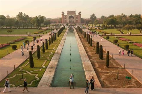 17 Most Beautiful Historical Places to Visit in Delhi, India - Daily List