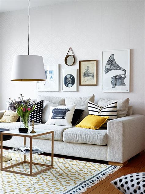 10 Things Every Living Room Needs