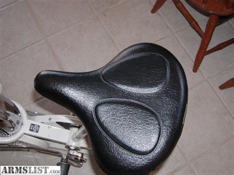 The seat is in good condition, but i just figured there must be a more comfortable aftermarket option available now. ARMSLIST - For Sale: Schwinn Airdyne excellent condition.