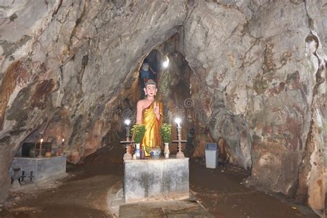 Da Nang Vietnam November 22 2019 Buddha Statue In Cave At Marble
