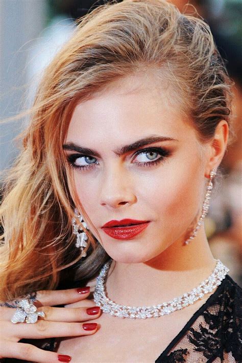 Narcissists love attention and admiration, and may maintain distinct eyebrows so that they are noticed, recognized, and remembered, added lead study author miranda giacomin, phd. Pin by Ирина Рахматулина on Inspiration | Cara delevingne ...