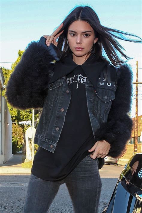 Https://tommynaija.com/outfit/kendall Jenner Paparazzi Outfit