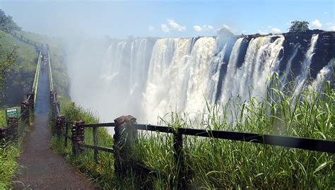 The Beauty Of The Victoria Falls Rainforest Gloholiday