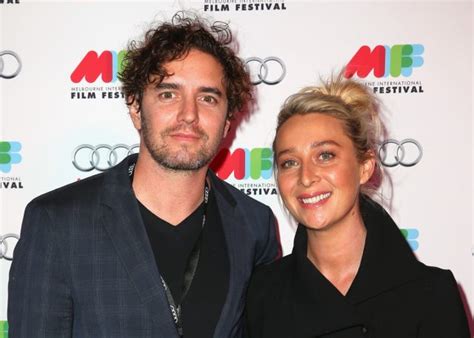 asher keddie gets sexy with real husband vincent fantauzzo on screen aussie gossip