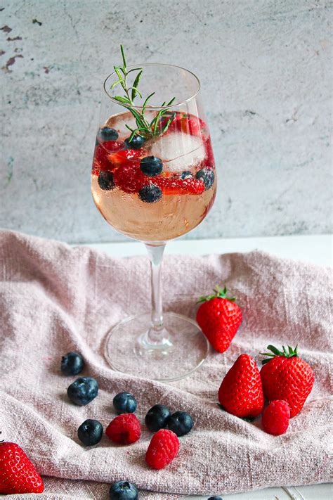 Wild Berry Lillet Der Perfekte Lillet Cocktail