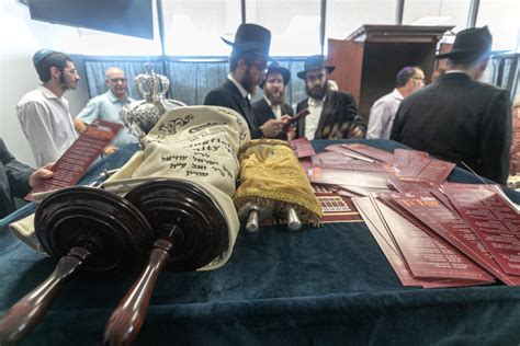 Torah Celebrated In Illinois Capital