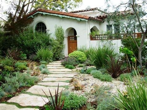 Stunning Front Yard Courtyard Landscaping Ideas 55 In 2019