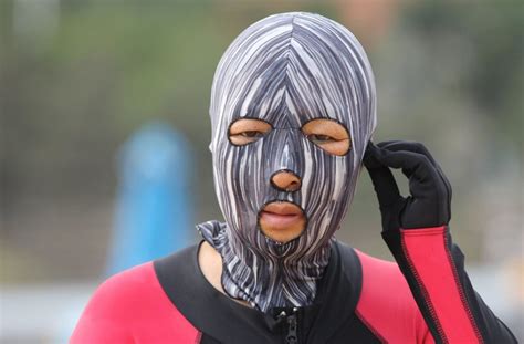 People In China Are Loving The Facekini Craze World News Metro News