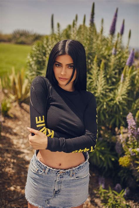 Kylie Jenner Kendall Kylie Droptwo Collection 2017 Adds Gotceleb