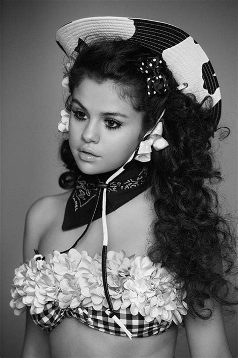 V Magazine Selena Gomez Photo 38156561 Fanpop