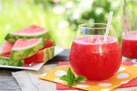 Beat The Summer Heat With This Super Cool Watermelon Juice Recipe