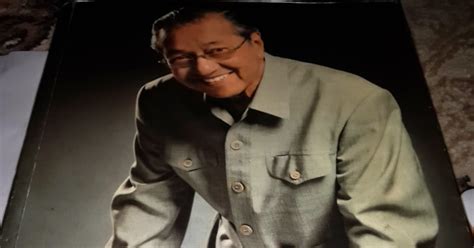 Former malaysian premier, tun dr mahathir mohammad made a visit to langkawi skycab. DOKTOR UMUM: MEMOIR TUN DR MAHATHIR MOHAMAD(ULASAN BUKU)