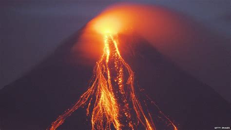 In Pictures Mayon Volcano Rumbles Bbc News