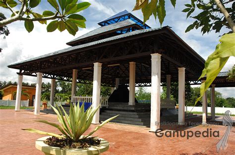 Sejarah islam terpahat kukuh di atas 'batu bersurat'. Memorial Batu Bersurat - Ganupedia