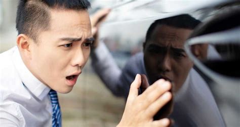 Vinegar does not react with gold or its high karat alloys but the surface of artificial gold or fake jewelry gets tarnished or change the this means that it is capable of dissolving stains. Does Vinegar Hurt Car Paint? - Your Motor Fix