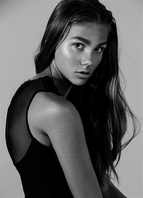 Luana Li Model Agency Bookers 4 Bookers Hamburg