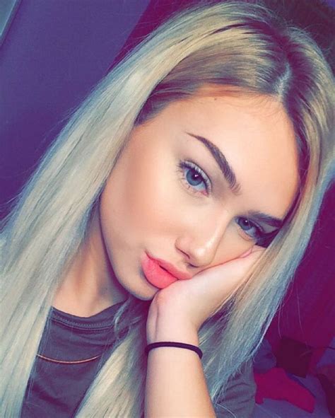 Mollyomalia Instagram Blonde Girl Selfie Pretty Blonde Girls