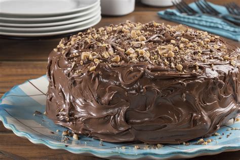 The cake tasted really sweet… let's go over how to make this ultimate healthy chocolate bundt cake! Easy Perfect Chocolate Cake | MrFood.com