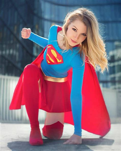 Beautiful Supergirl Classic Costume Cosplay Landing Pose By Lie Chee Dc Cosplay Anime Cosplay