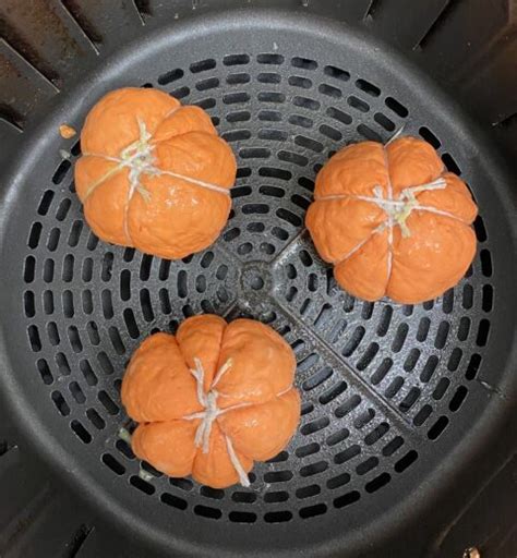 Pumpkin Shaped Bagels A Fun And Simple Fall Recipe