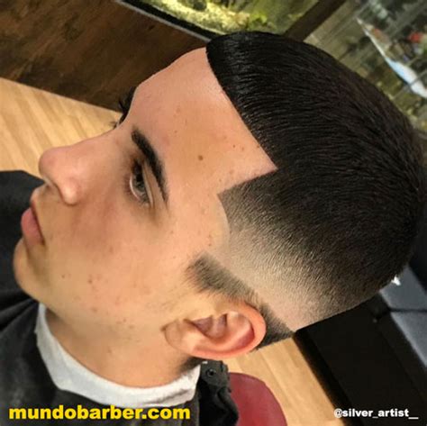 Si la persona tiene un tupé que dificultaría el estilo fade en un punto determinado de la cabeza, debes iniciar el corte justo encima o debajo de él. Cuales son los cortes de cabello para hombres 2019 【2020】