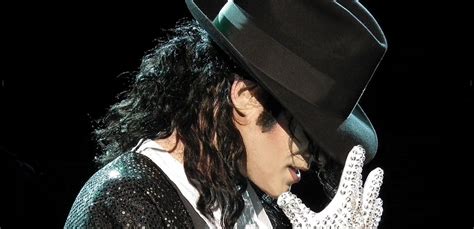 Michael Jacksons Famed Moonwalk Fedora Hat To Be Auctioned Kataeb