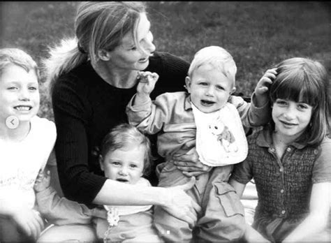 Lorella cuccarini was born on august 10, 1965 in rome, lazio, italy her parents are vero cuccarini, an accountant, and maria persili, a dressmaker. Festa della mamma: le parole di Lorella Cuccarini ...