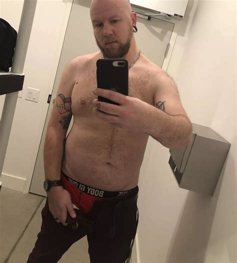 SFW Work Mirror Selfie M38 Nudes ChubbyDudes NUDE PICS ORG