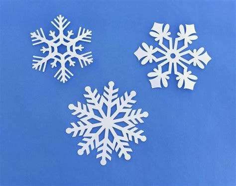 Snowflake Hanging Decorations To Turn Your Home Into A Winter