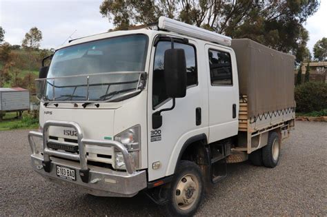 2011 Isuzu Nps300 Crew Cab 4x4 Jtw5099126 Just Trucks