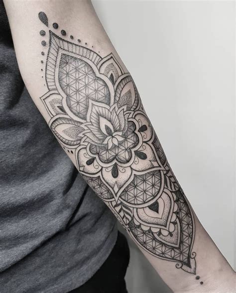 Tatuagem Feita Pela Tatuadora Dani Cunha De São Paulo Body Art