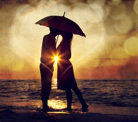 Download Sunset Couple Romantic Wallpapers For Your