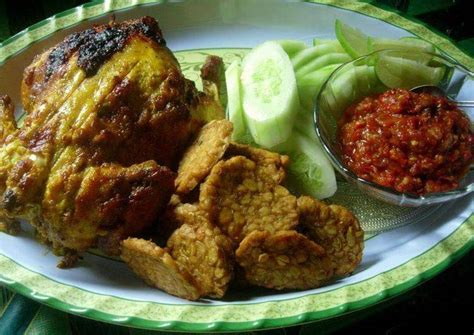 Ayam taliwang adalah makanan khas pulau lombok dari kampung karang taliwang, kota mataram, nusa tenggara barat. Resep Ayam Kuning Utuh Oven oleh Fani Dwi Martina - Cookpad