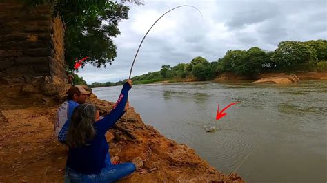 Pescaria Raiz Caipira Da Gema Vara De Bambu Com Isca Viva Youtube