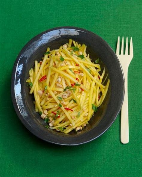 Salade de mangue verte pour 4 personnes Recettes Elle à Table