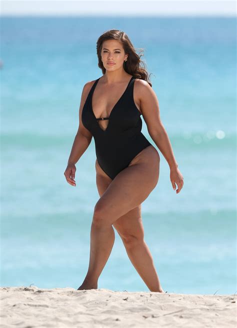 Ashley Graham S Latest Swimsuits For All Campaign Features Zero Retouching Glamour